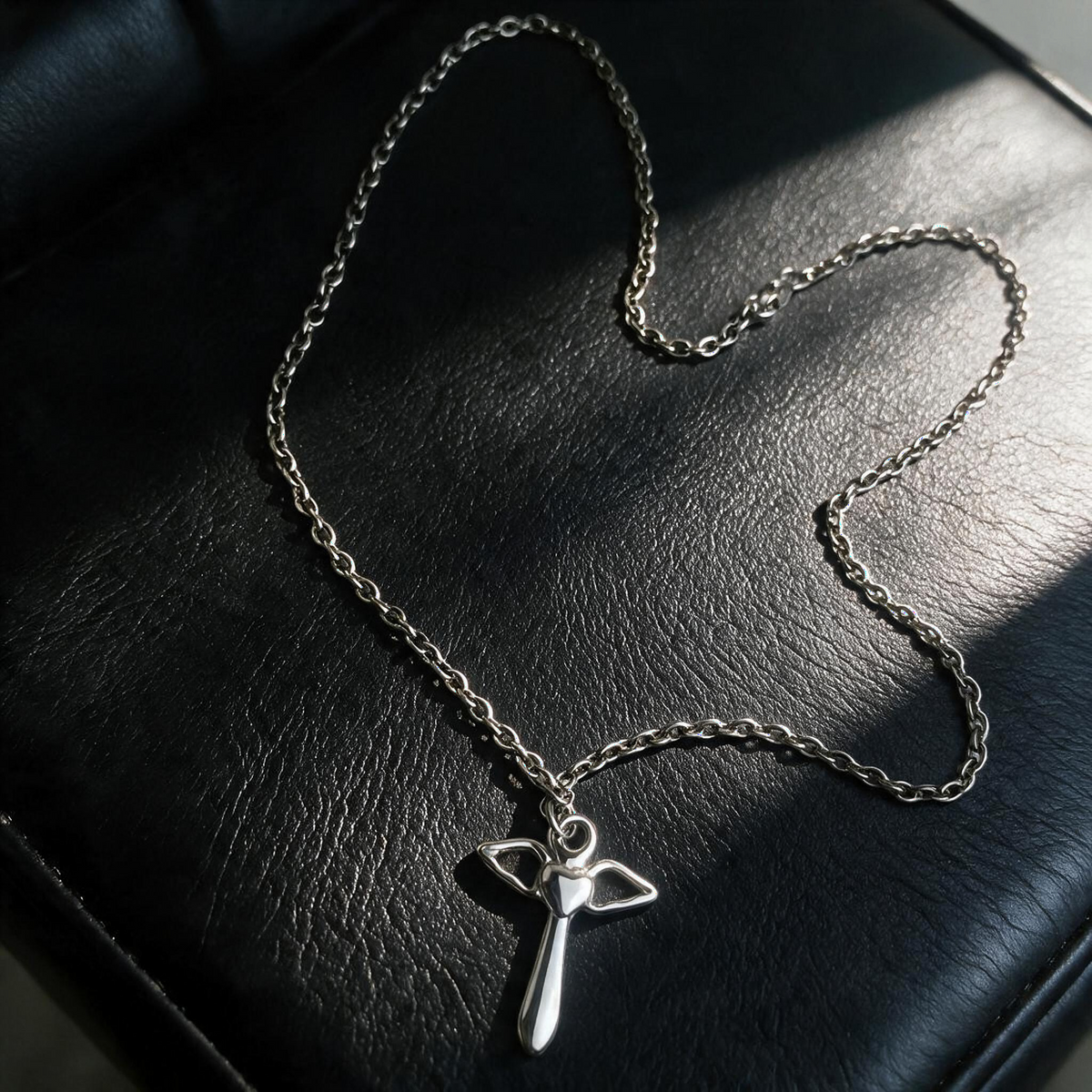 VLKRY - Pure Titanium Jewelry Angel Halskette mit Flügel-Anhänger an einer 3,0 mm O-Kette aus reinem Titan