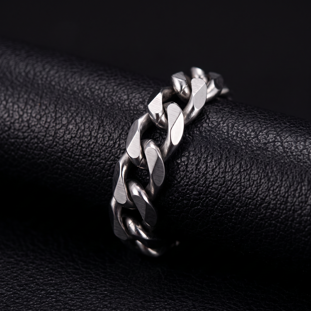 VLKRY - Pure Titanium Jewelry Ascent Armband aus reinem Titan mit modernem 4,1 mm Panzerketten-Design