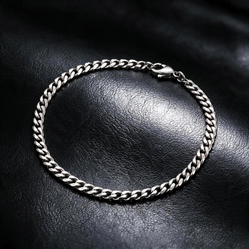 VLKRY - Pure Titanium Jewelry Ascent Armband aus poliertem 4,1mm Curb-Kettengliedern auf schwarzem Lederhintergrund
