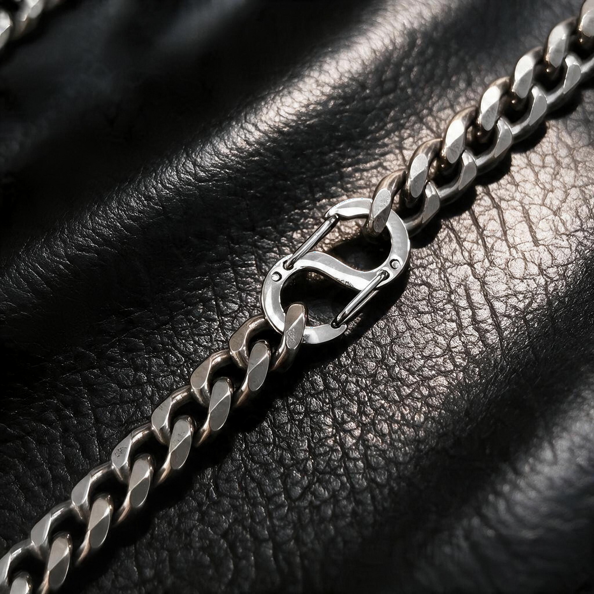 VLKRY - Pure Titanium Jewelry Classix Halskette aus massivem Titan mit mattem Glanz und sicherem Karabinerverschluss
