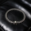 VLKRY - Pure Titanium Jewelry Cuban Link Armband aus poliertem, silberfarbenem Titan mit sicherem Verschluss.