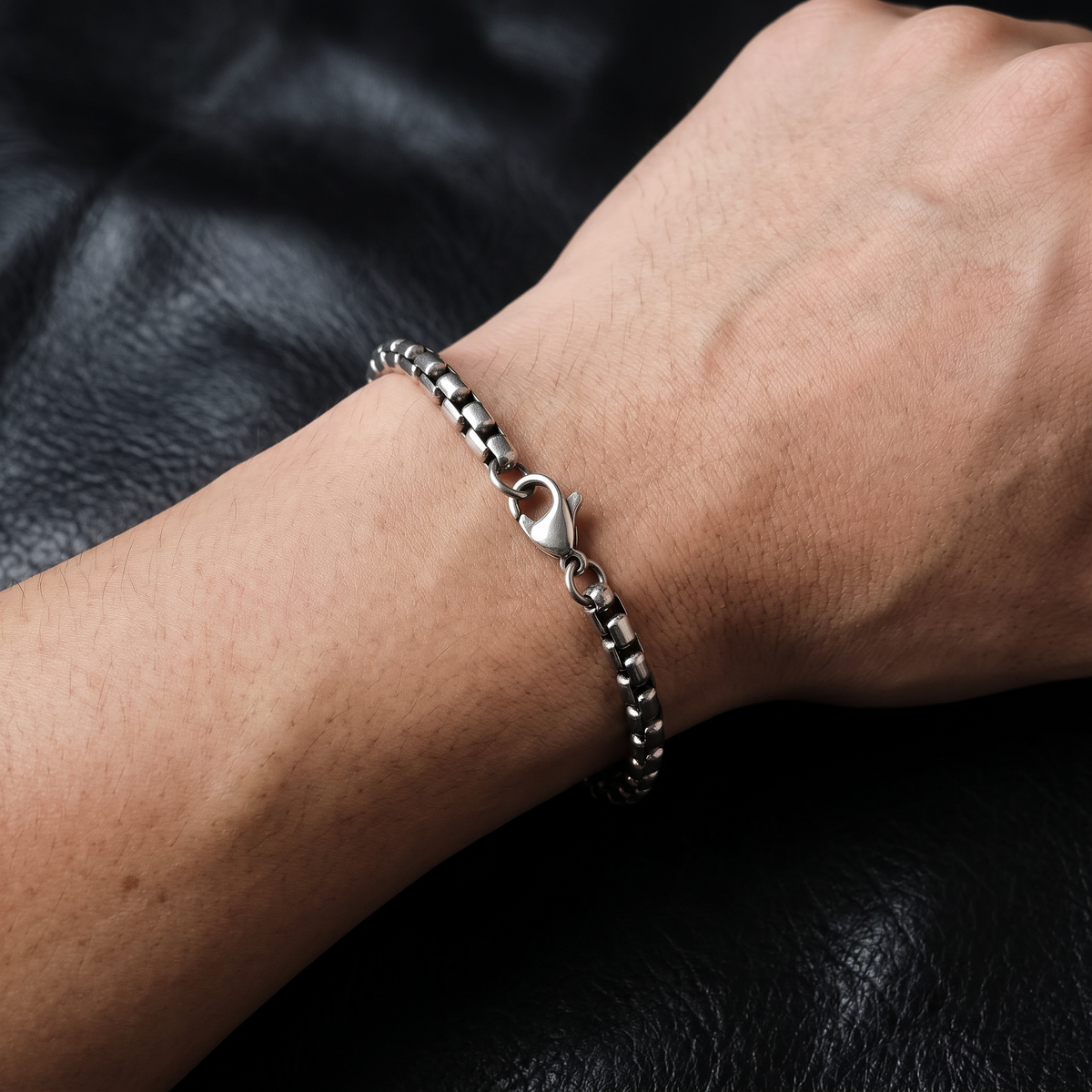 VLKRY - Pure Titanium Jewelry Armband mit 3,5 mm Schlangenknochen-Design aus poliertem, antistatischem Titan am Handgelenk