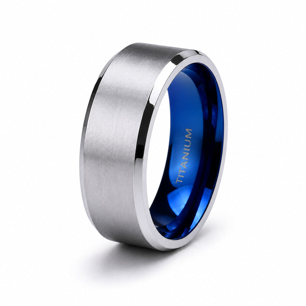 VLKRY - Pure Titanium Jewelry Ring mit gebürsteter silberner Oberfläche und poliertem, tiefblauem Innenbereich.