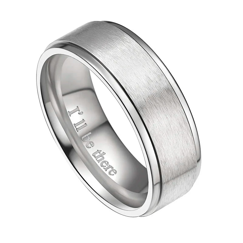 VLKRY - Pure Titanium Jewelry Statement Ring aus mattem schwarzem Titan mit polierten Kanten und Gravur