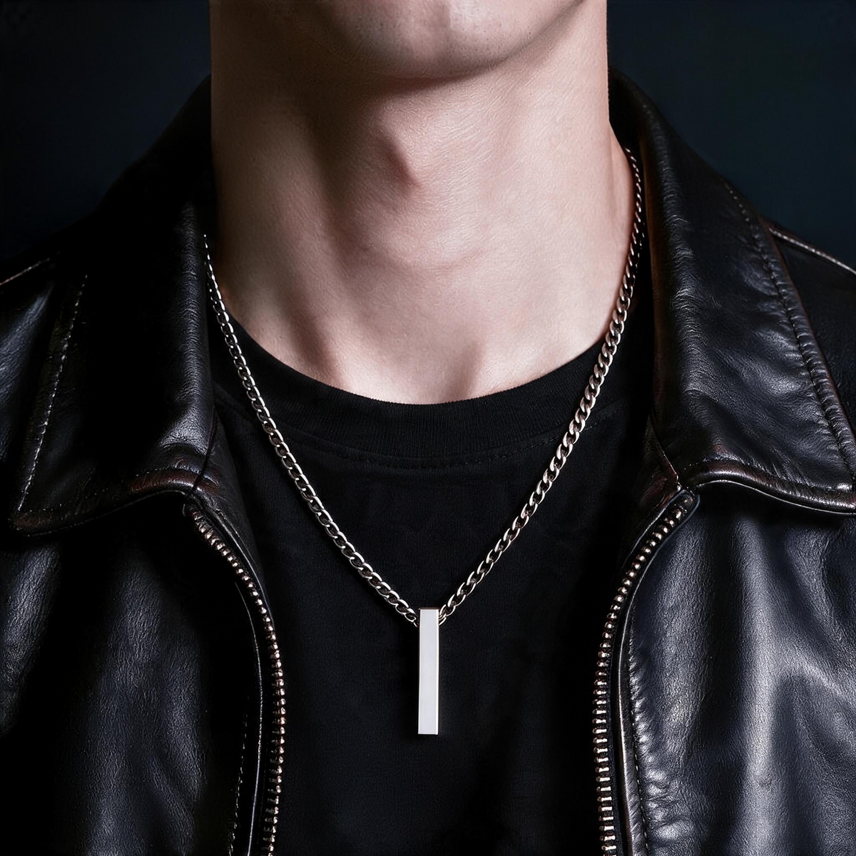 VLKRY - Pure Titanium Jewelry Vertex Halskette mit vertikalem Stabanhänger aus Titan an einer silbernen Kette.